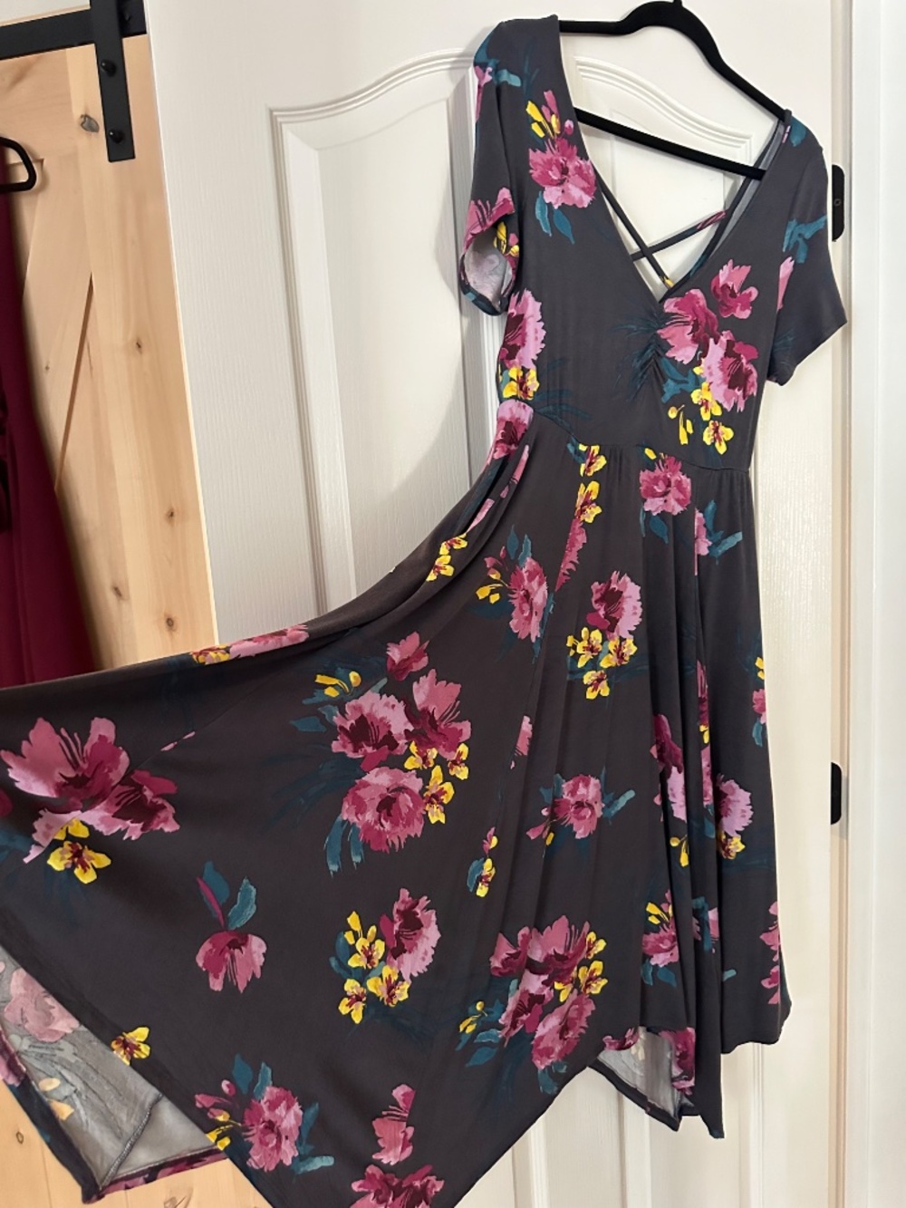 Torrid Super Soft Knits Gray Floral Dress, Size 0 (14W) - Picture 3 of 10